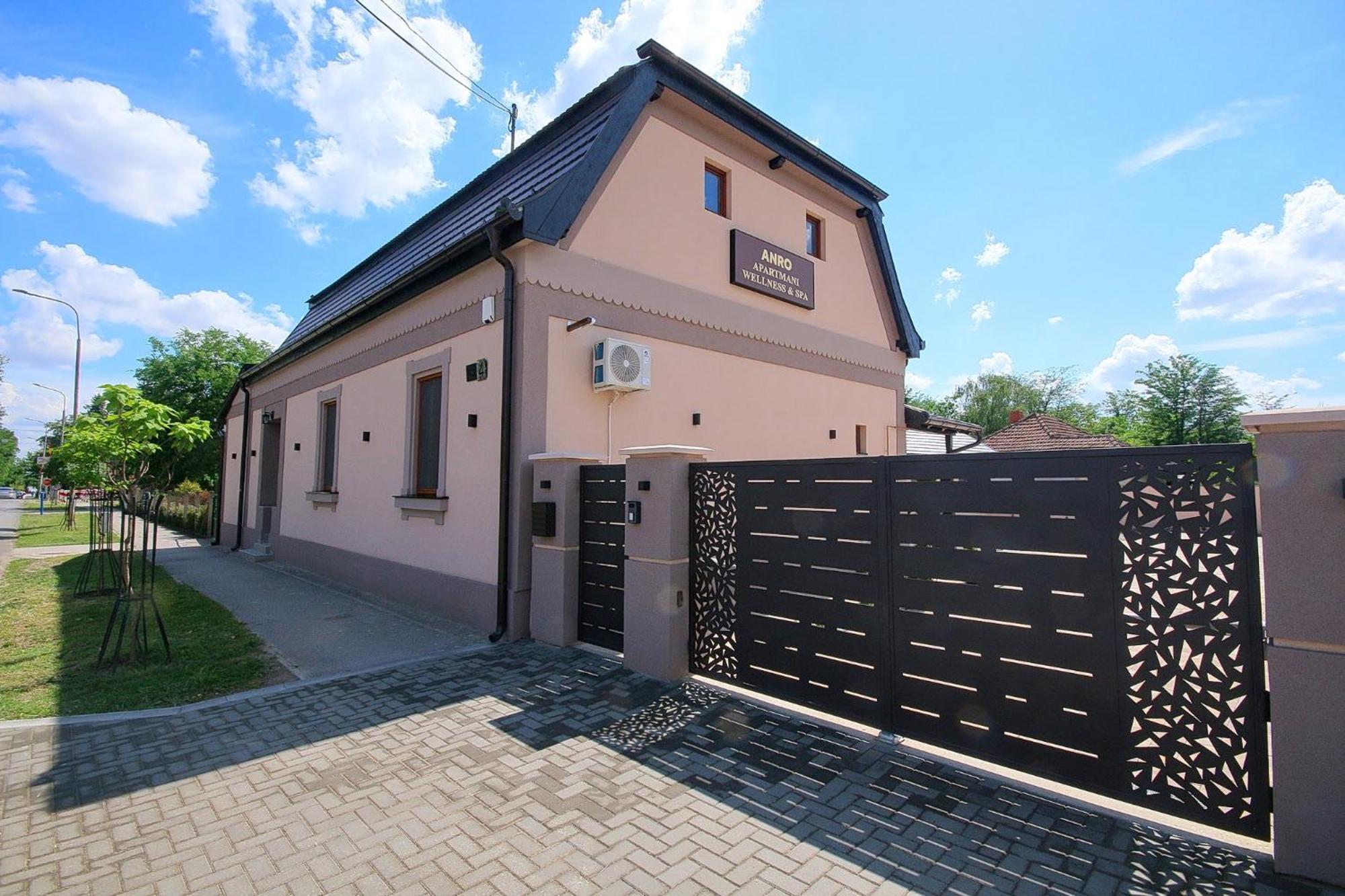 Anro Apartment Палич Екстериор снимка