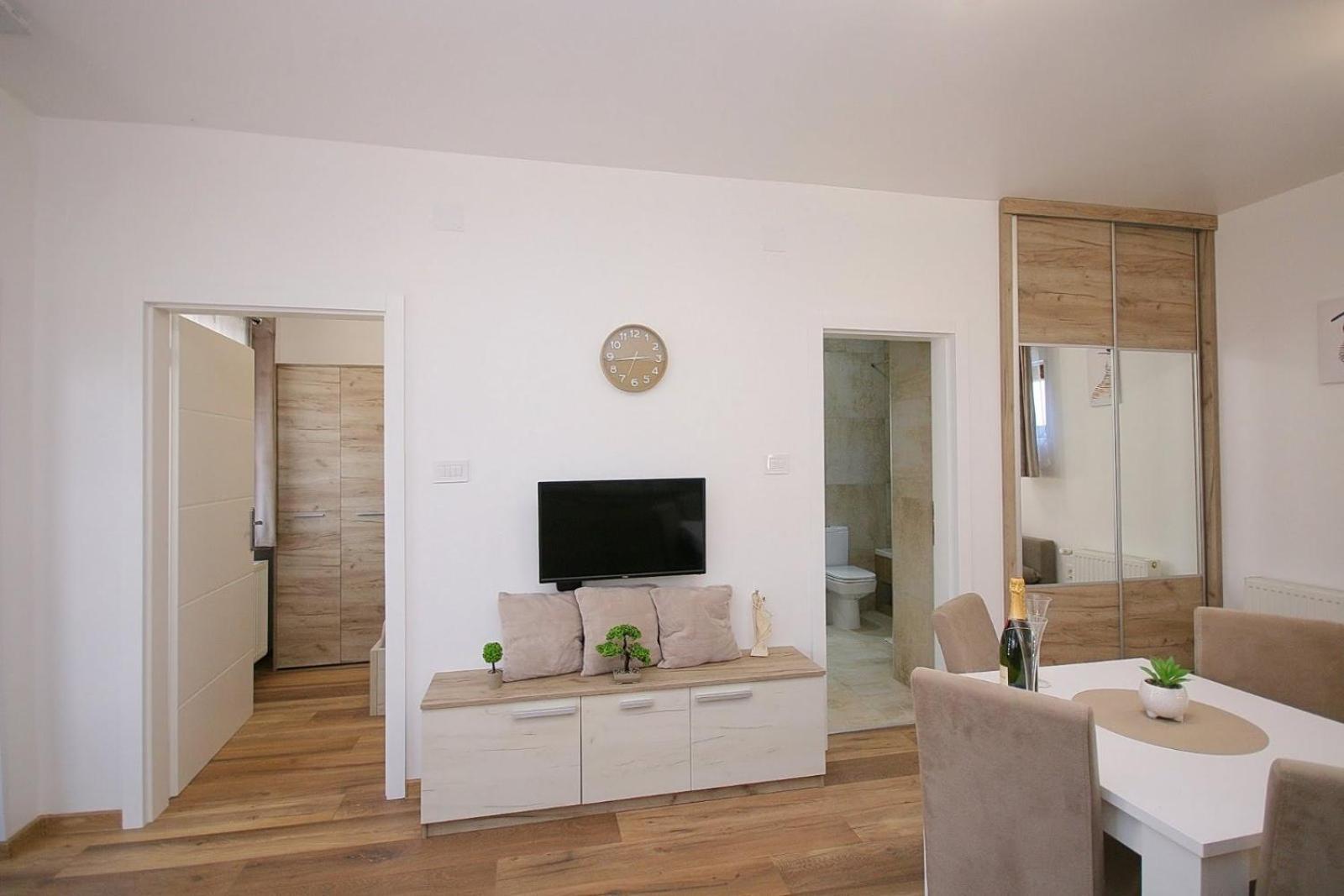 Anro Apartment Палич Екстериор снимка