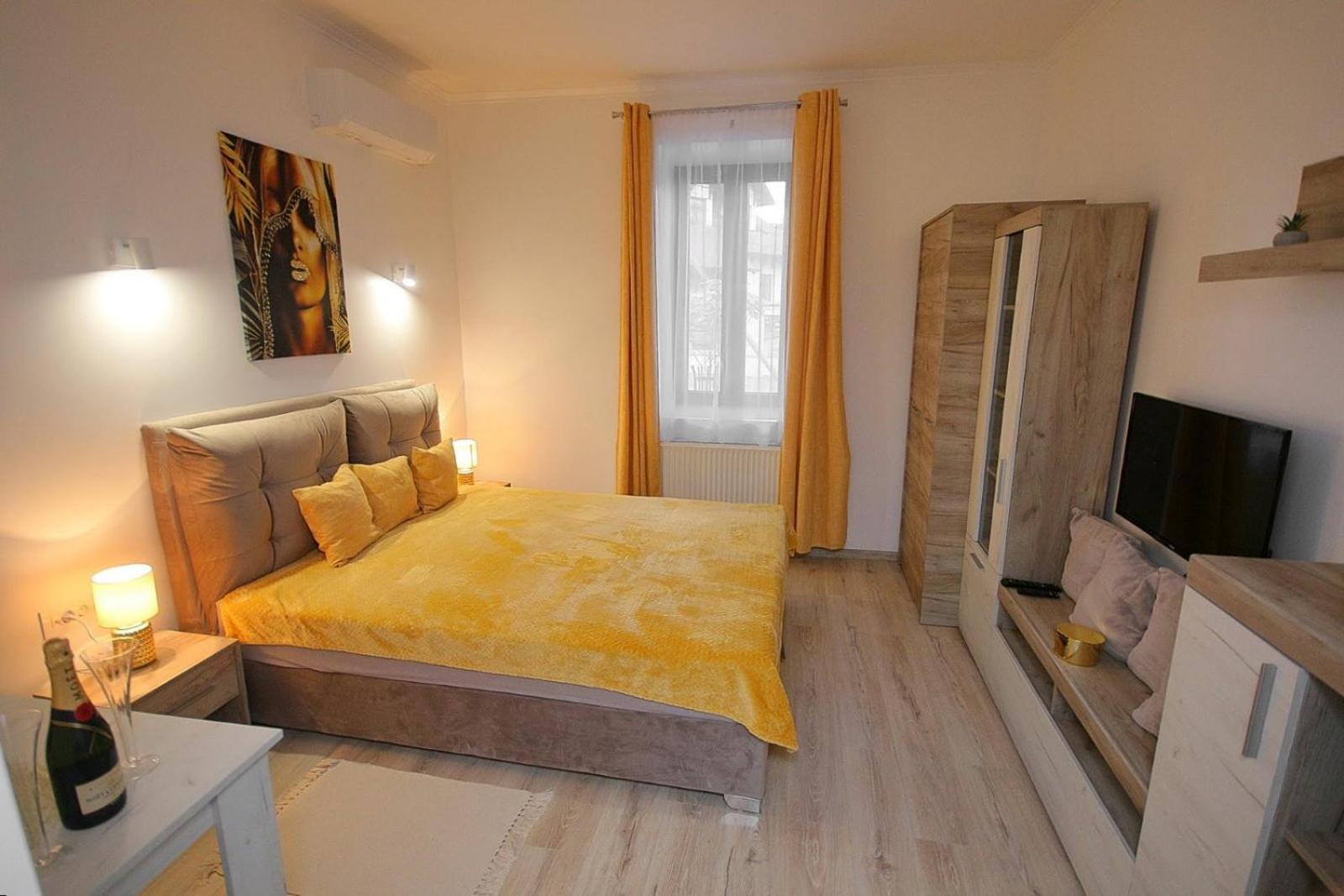 Anro Apartment Палич Екстериор снимка